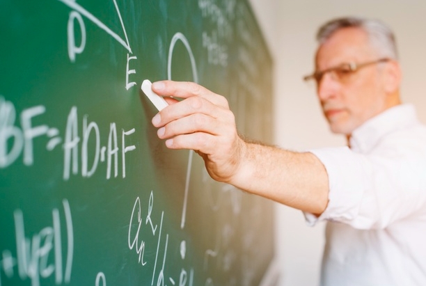 ABERTO: Prefeitura inicia processo seletivo para diretores e vice-diretores