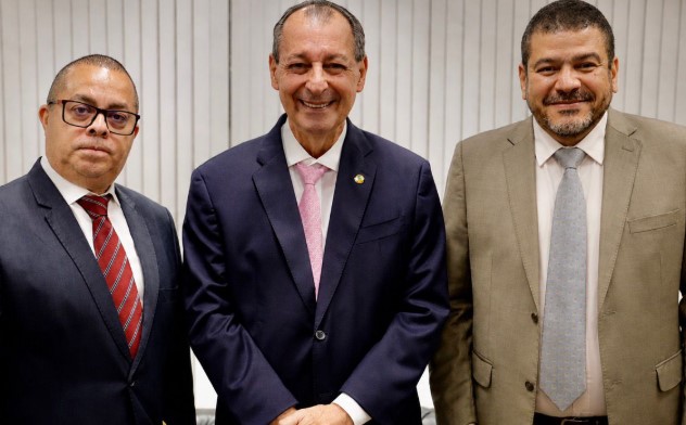 MUDANÇAS: FENAJ debate fim da escala 6×1 e impactos para jornalistas