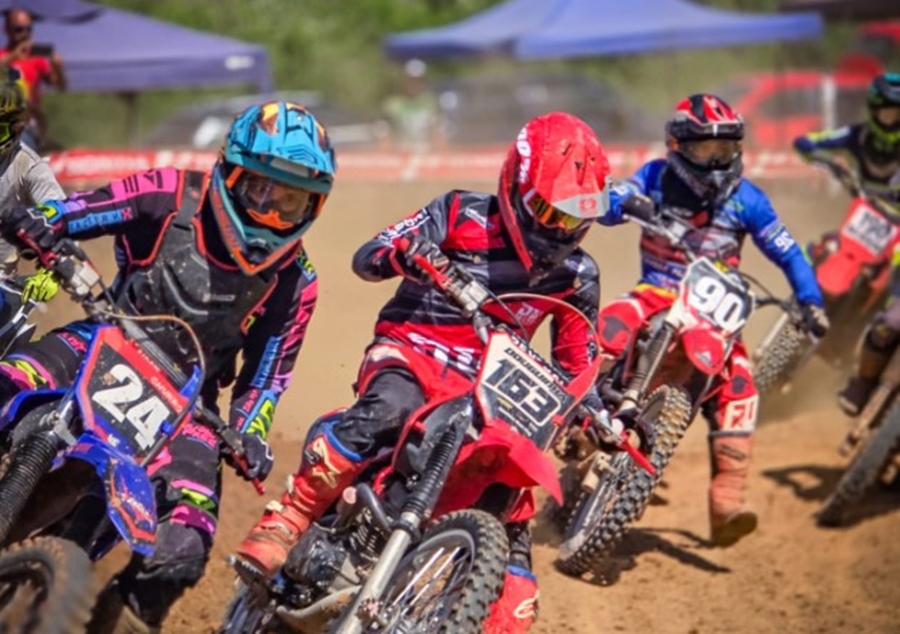 SUPERCROSS: Alto Paraiso foi palco de eletrizante prova noturna, pilotos deram show