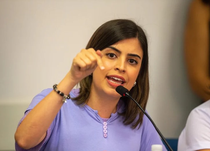 PIX PENSÃO: Comissão aprova projeto de Tabata Amaral para transferências automáticas