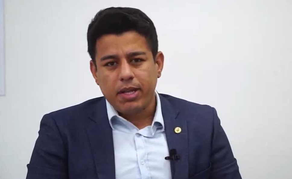 ELEIÇÕES 2026: Fúria erra e Justiça Eleitoral aplica multa por propaganda irregular