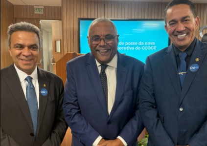 EYDER BRASIL: Deputado participa da posse do novo presidente do CCOGE