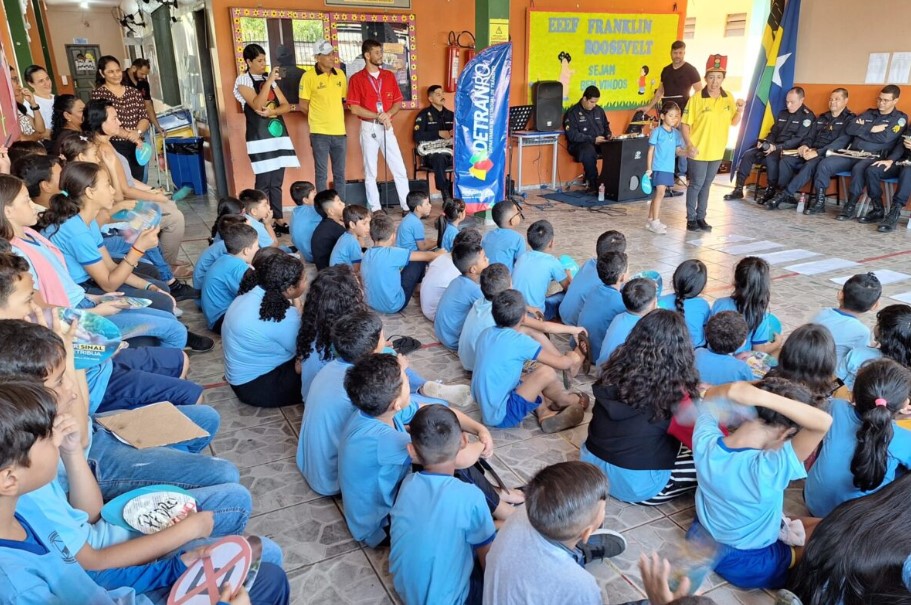 CONSCIENTIZAÇÃO: Palestra educativa de trânsito atende estudantes de escola pública