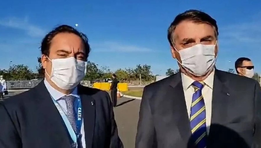 SILÊNCIO: Bolsonaro evita comentar sobre afastamento de presidente da Caixa