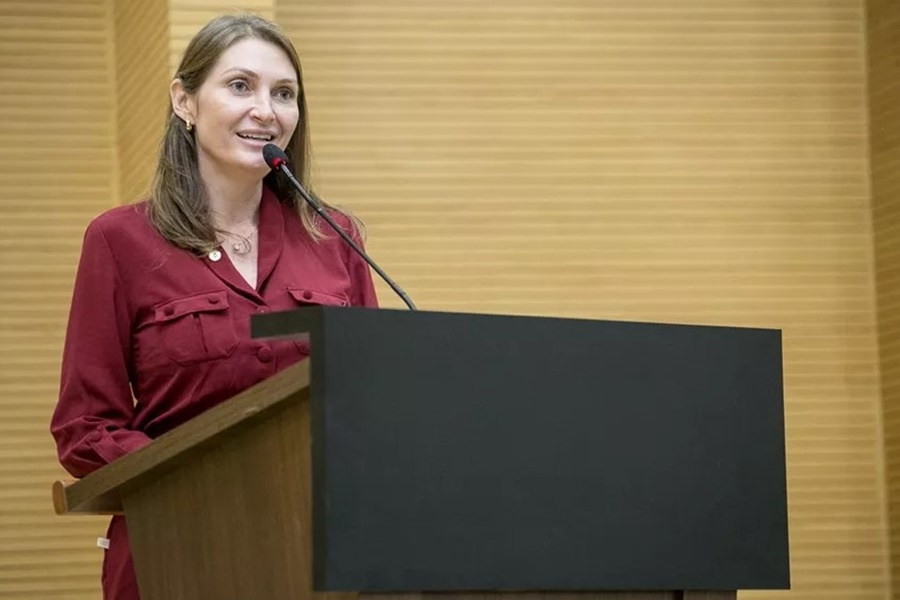 LEBRINHA: Deputada indica cursos profissionalizantes gratuitos para 17 municípios de RO