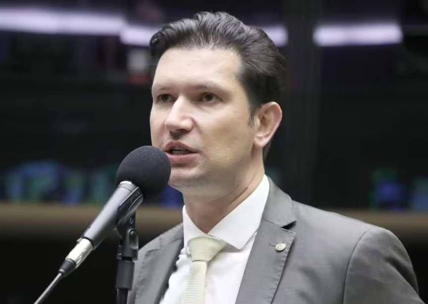 ADIAMENTO: Deputado pede vista e CCJ adia análise da prisão de Chiquinho Brazão