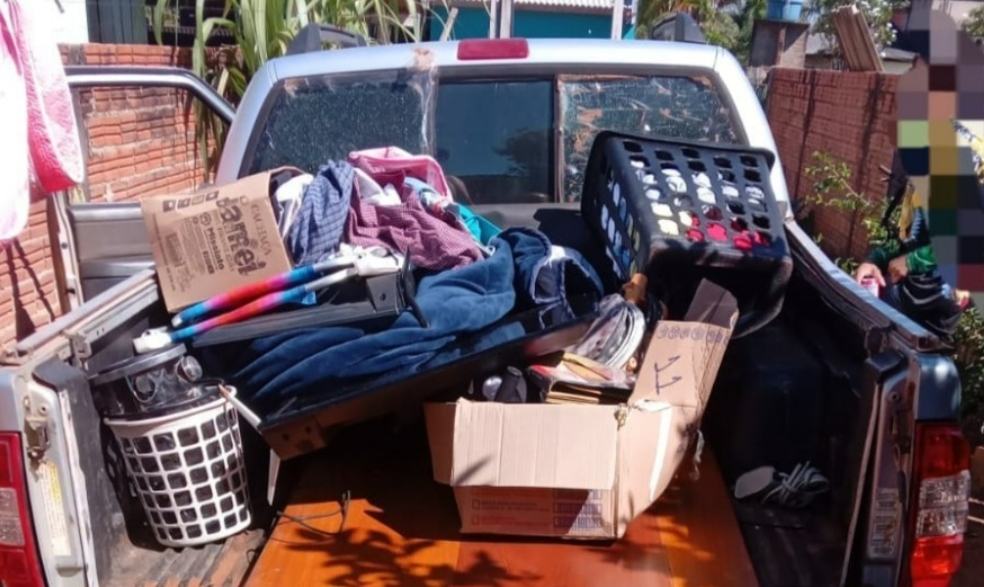 AÇÃO RÁPIDA: PM recupera bens furtados, prende suspeito em flagrante e apreende caminhonete