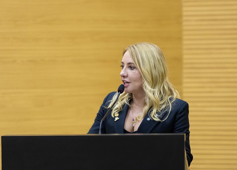 IEDA CHAVES: Deputada busca apoio da Sesau para destinar ambulância tipo C para Itapuã