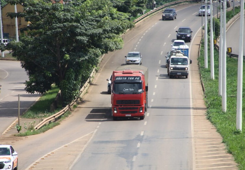 LINCENCIAMENTO ANUAL: Usuários com veículos placa final 7 tem prazo para regularização até dia 31