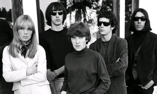 PUNK ROCK: O livro que conta o início da revolução e destrói seus mitos – Por Marcos Souza