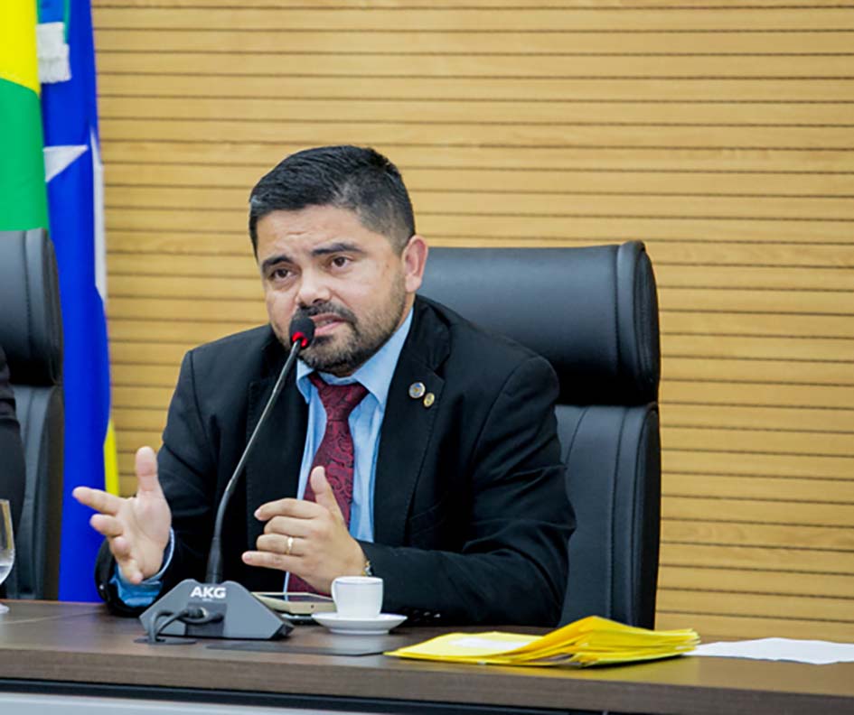 PROJETO: Lei de Jesuíno Boabaid garante doação de armas para policiais que se aposentarem