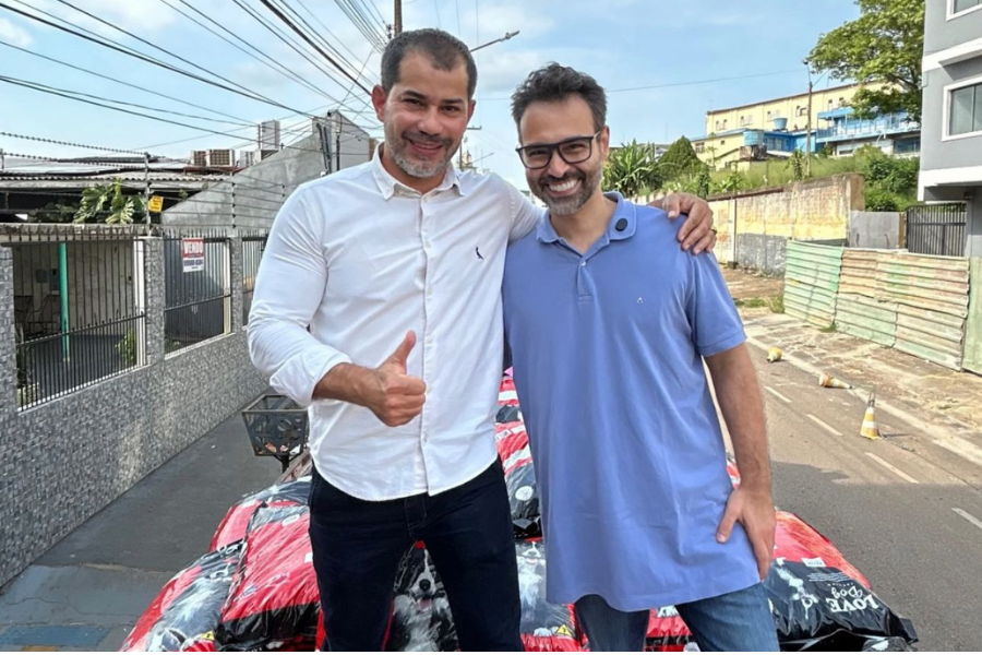 NILTON SOUZA: Vereador acompanha entrega de 18 toneladas de ração para protetores de animais