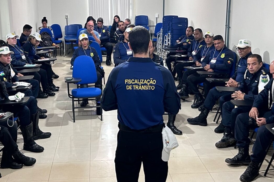 CAPACITAÇÃO: Agentes de trânsito são capacitados para o manuseio de arma não letal