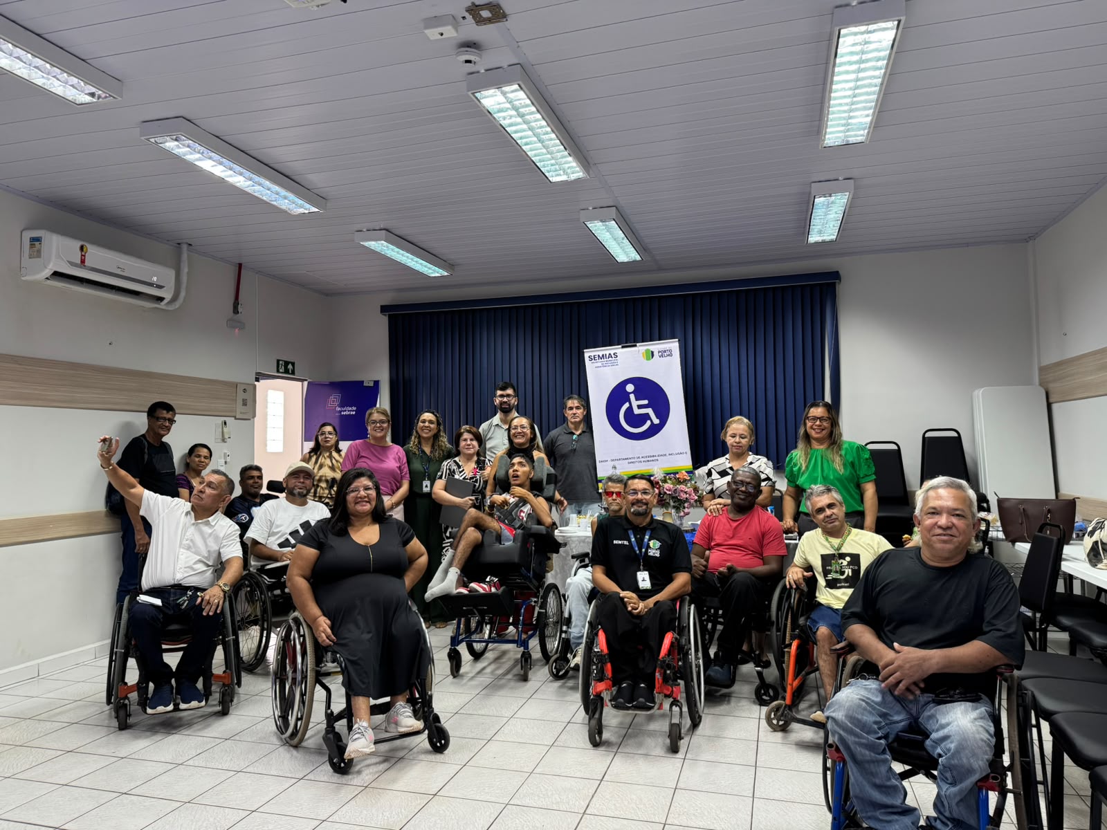 INCLUSÃO: Prefeitura apresenta oficina itinerante para manutenção de cadeiras de rodas