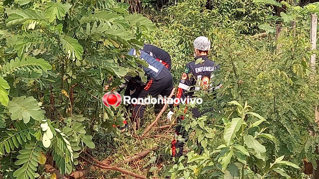 URGENTE - AO VIVO: Jovem é encontrado morto com vários tiros no rosto em mata