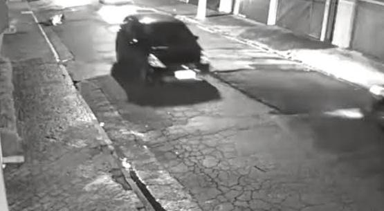 APÓS SAIR DE BOATE: Garota pula de carro de motorista de App ao ser agredida por namorado