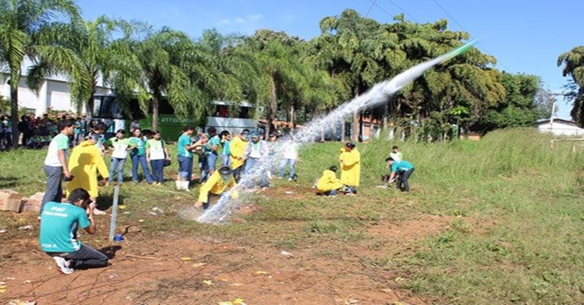 FÍSICA: Aluno do IFRO participa de pesquisa e artigo científico sobre foguetes
