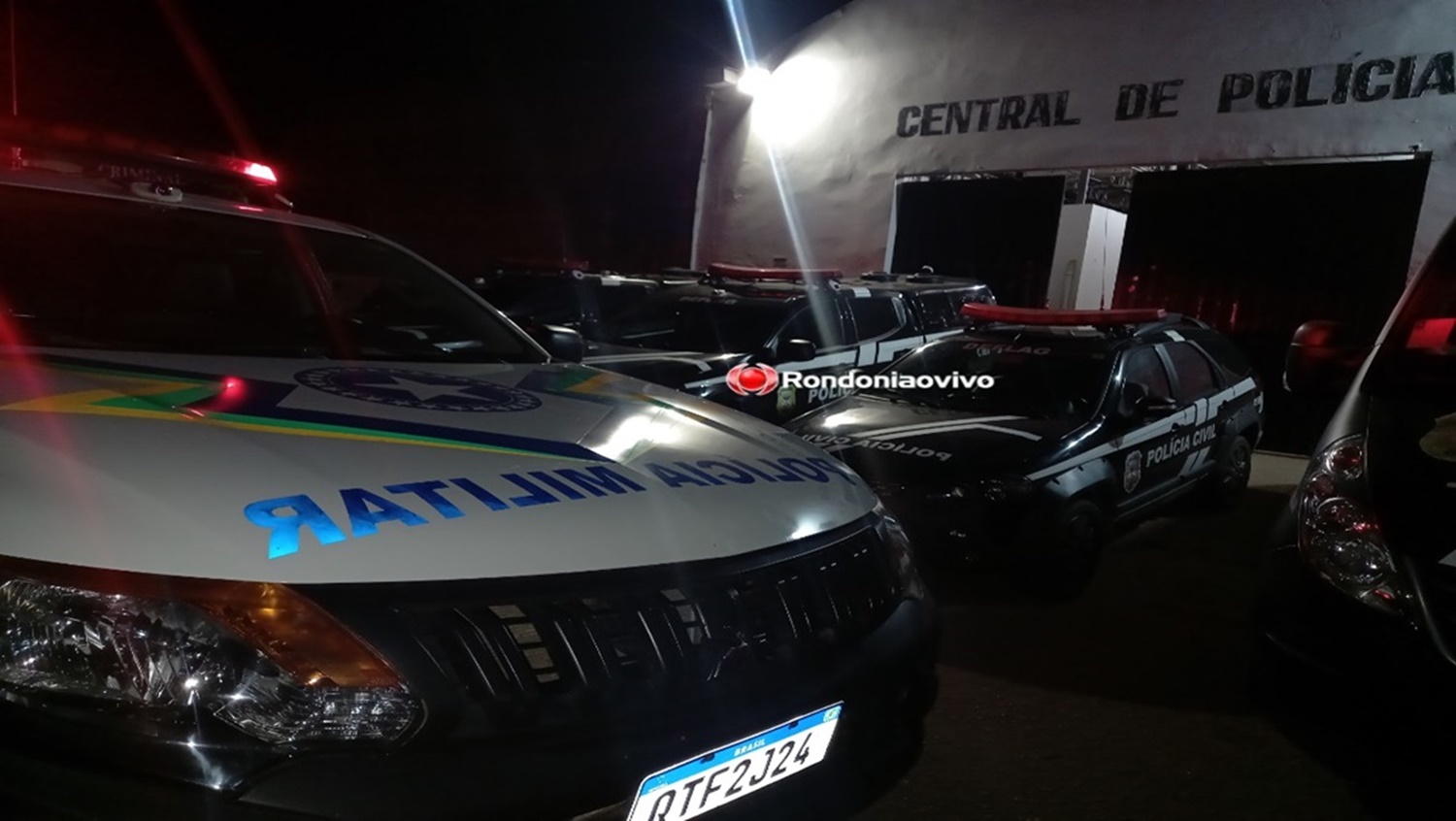 AGRESSIVOS: Dez criminosos rendem e assaltam jovem na frente de residência