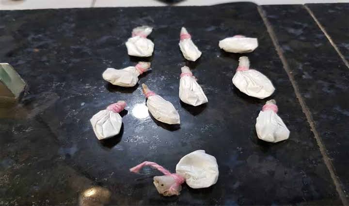 NO FLAGRA: PM faz abordagem em bar e prende homem por tráfico próximo a rodoviária