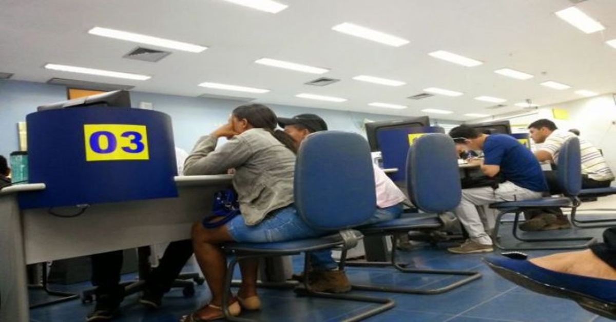 REINTEGRADO: Servidor não tem direito a auxílio-transporte e adicional de insalubridade