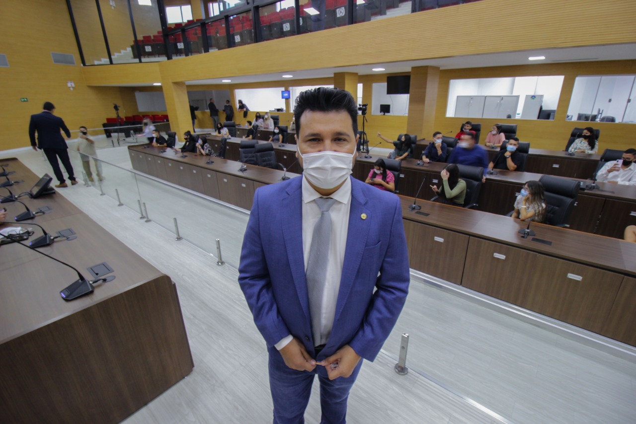 INCENTIVO: Marcelo Cruz recepciona acadêmicos do curso de Direito da Fimca