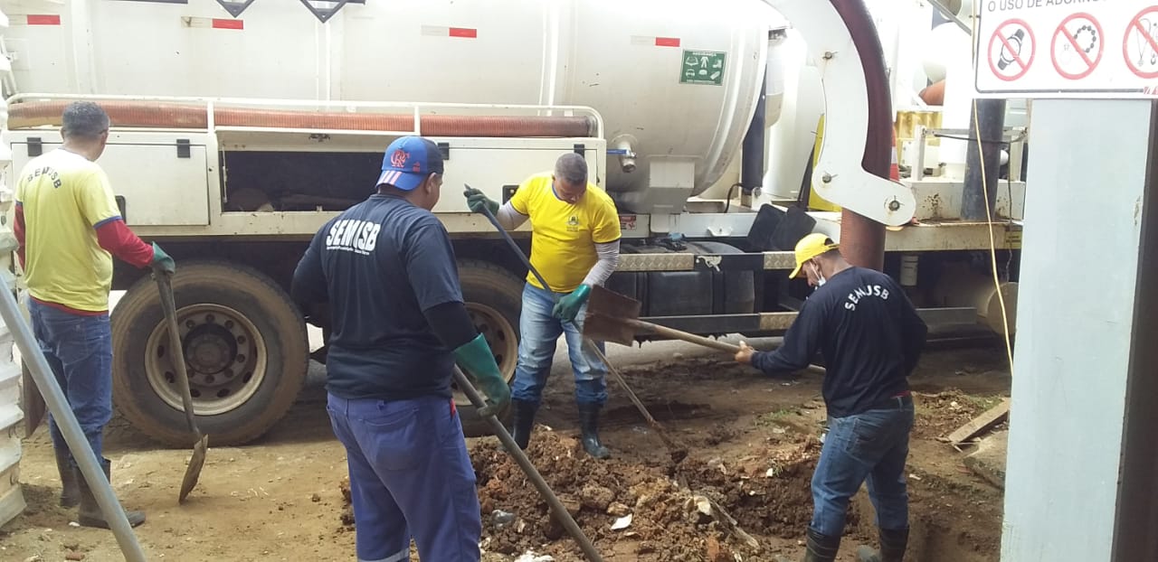 EDWILSON NEGREIROS: Prefeitura desentope bueiros na zona Sul após pedido de vereador