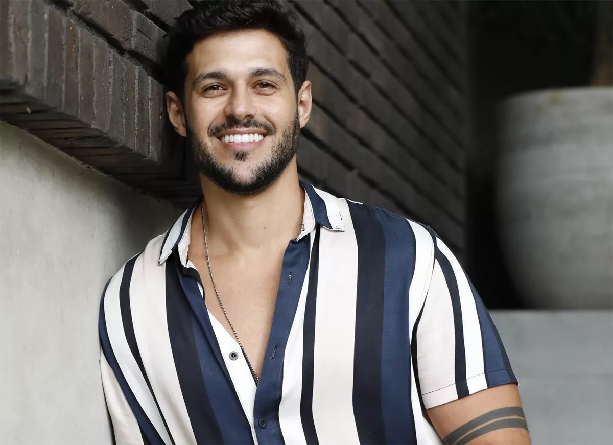 ACIDENTE DE CARRO: Ex-BBB Rodrigo Mussi passa por cirurgias bem sucedidas, diz irmão
