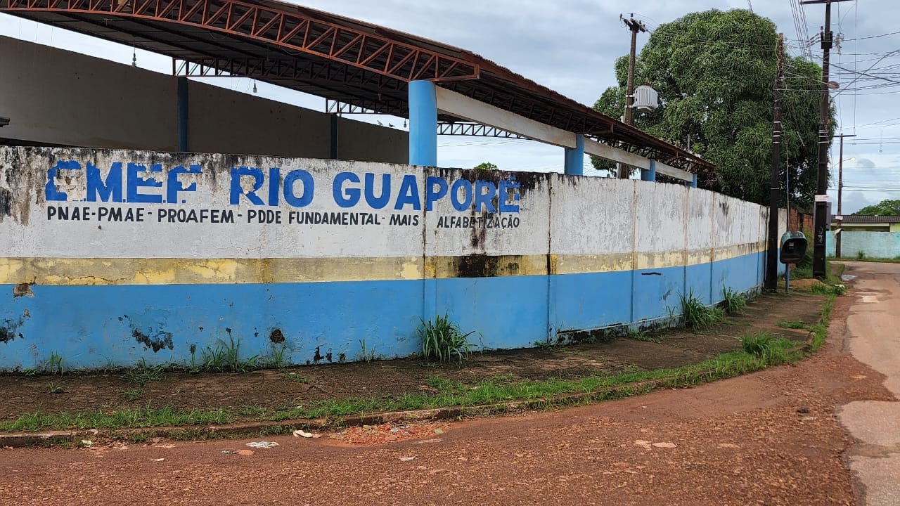 ABANDONO: Transformador queima, escola fica sem energia e alunos sem aulas presenciais na capital