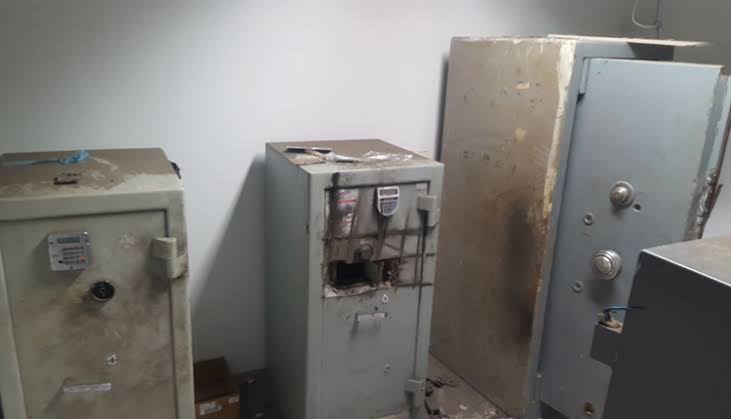 QUADRILHA: Bandidos arrombam cofre e levam mais de R$ 20 mil de posto de combustíveis