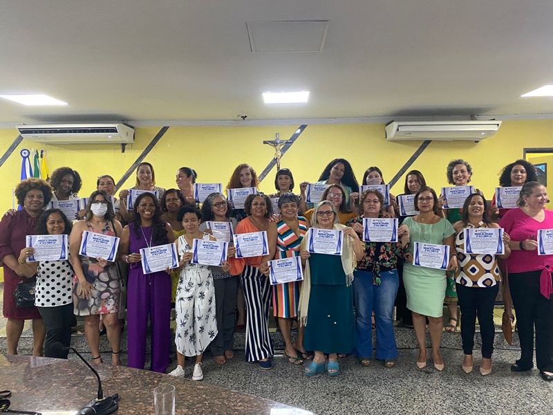 MOÇÃO DA APLAUSO: Ellis Regina homenageia Fórum Popular de Mulheres e o movimento Canta Mulher 