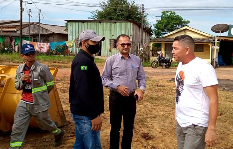 PAULO TICO: Bairro Panair recebe serviço de limpeza após pedido de providências do Vereador