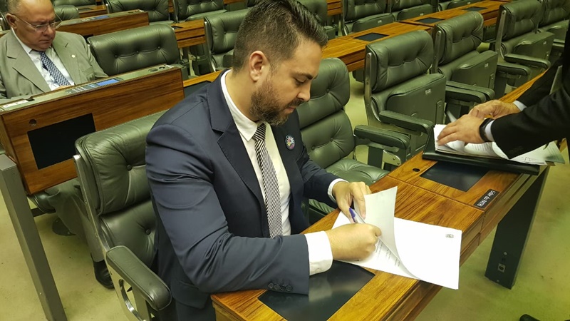 APOIO: Emenda de Léo Moraes estende gratuidade a representado por defensor público