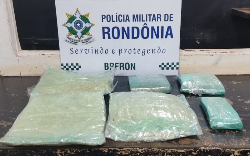 NO ÔNIBUS: Mulheres são flagradas com dois quilos de droga presa ao corpo