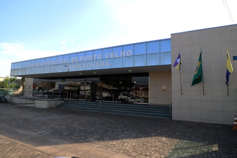 FOLGADOS: População quer que vereadores voltem ao trabalho presencial em Porto Velho