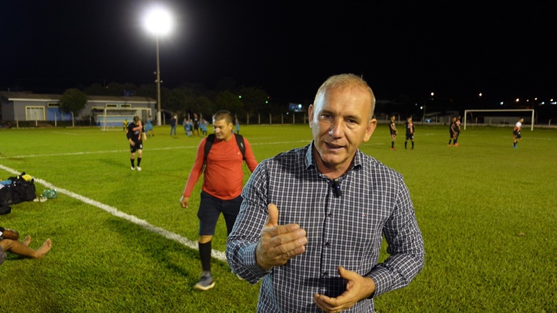 INVESTIMENTOS: Recursos de Ezequiel Neiva garante iluminação para estádio em Colorado do Oeste 