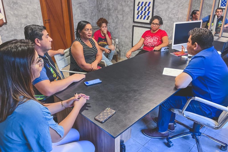 SOLICITAÇÕES: Deputado Jair Montes recebe pedido de moradores da Vila dos Graduados