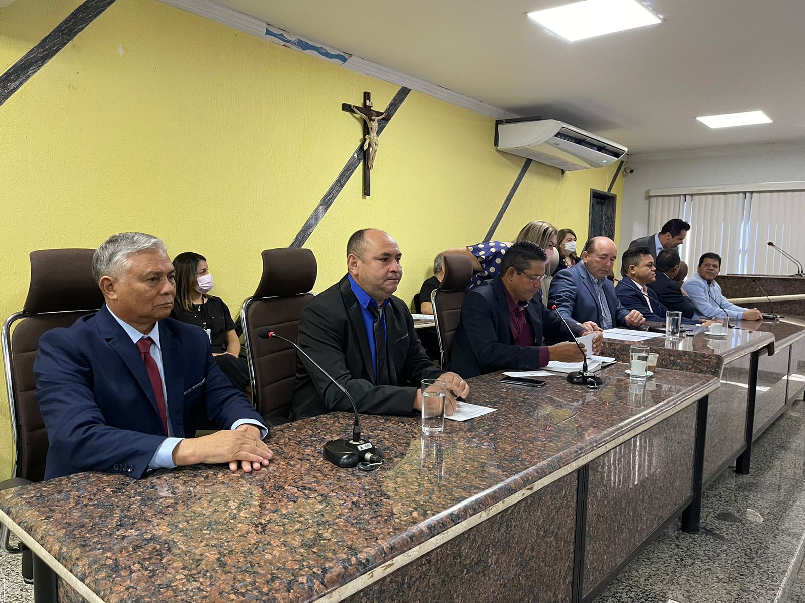 NOVOS INTEGRANTES: Câmara dá posse a suplentes de vereadores: Chiquinho do Sintax e Professor Léo