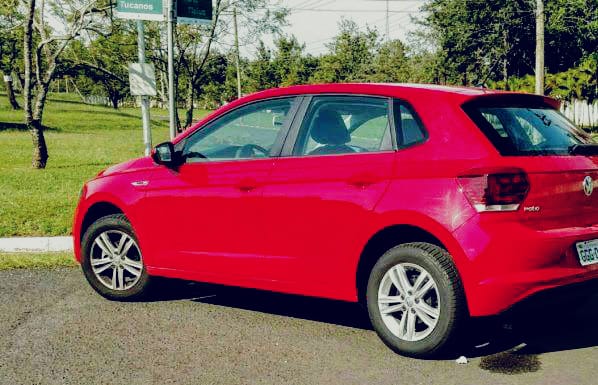 TERROR EM CASA: Funcionário público e familiares são feitos reféns durante roubo de carro Polo