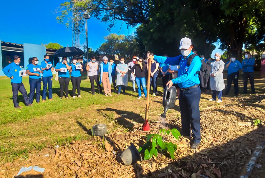 TRÂNSITO: Servidores da USF José Adelino homenageiam colega morto em acidente