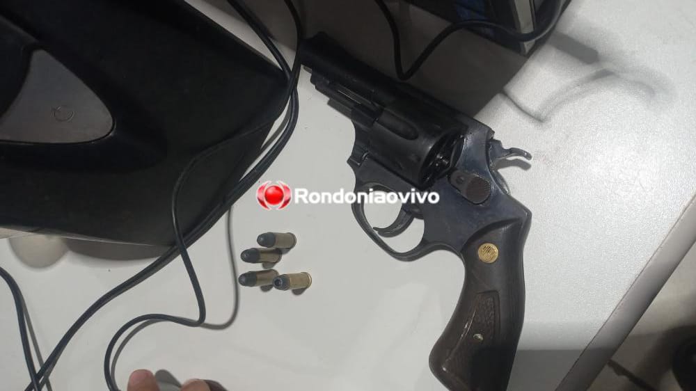 AMEAÇADO: Flagrado armado, cliente de bar diz que ia se defender de grupo criminoso