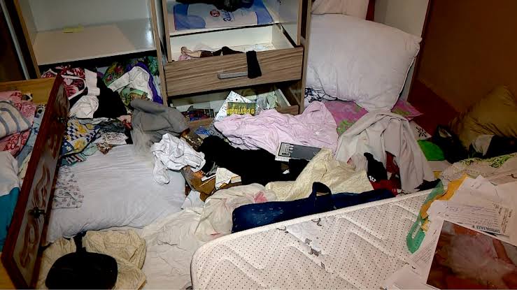 EXIGIRAM PIX: Bandidos em carro de aplicativo e Honda Civic fazem assalto em residência