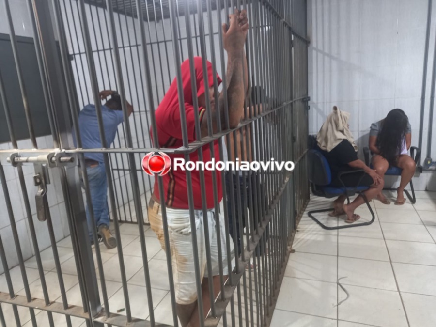 CINCO PRESOS: Mãe e filho comandavam boca de fumo fechada por policiais da Força Tática