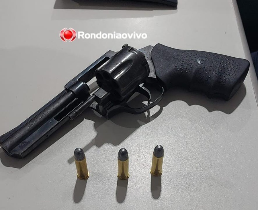 ARMADO: Cliente tenta entrar em boate se passando por policial e acaba preso