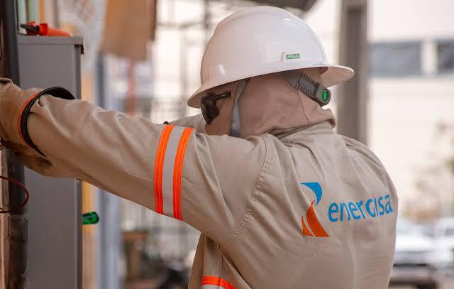 MAIS UM ROUBO: Três criminosos armados assaltam funcionário da empresa Energisa na capital