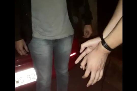 AMARRADA: Bandidos fazem mulher refém e roubam todo o dinheiro e joias de cofre