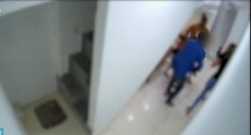 NO TRABALHO: Esteticista é acusada de trair marido e leva surra de membro de grupo criminoso 