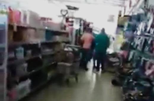 NO MERCADO: Comerciante é espancado por bandidos que exigiam pix durante roubo 