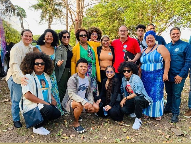 APOIO: 'Os jovens precisam desenvolver suas habilidades', diz Rosangela Hilário