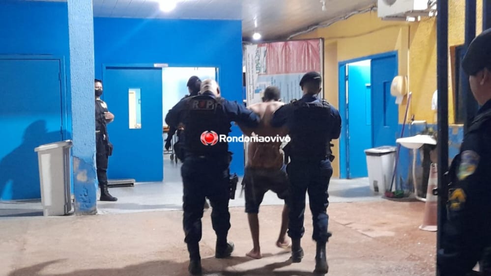AMEAÇAVA A MÃE: Homem é contido com bala de borracha ao tentar atacar policiais com facão 