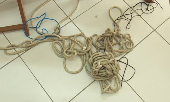 ROUBO A RESIDÊNCIA: Empresário é feito refém junto com a família por quadrilha armada 